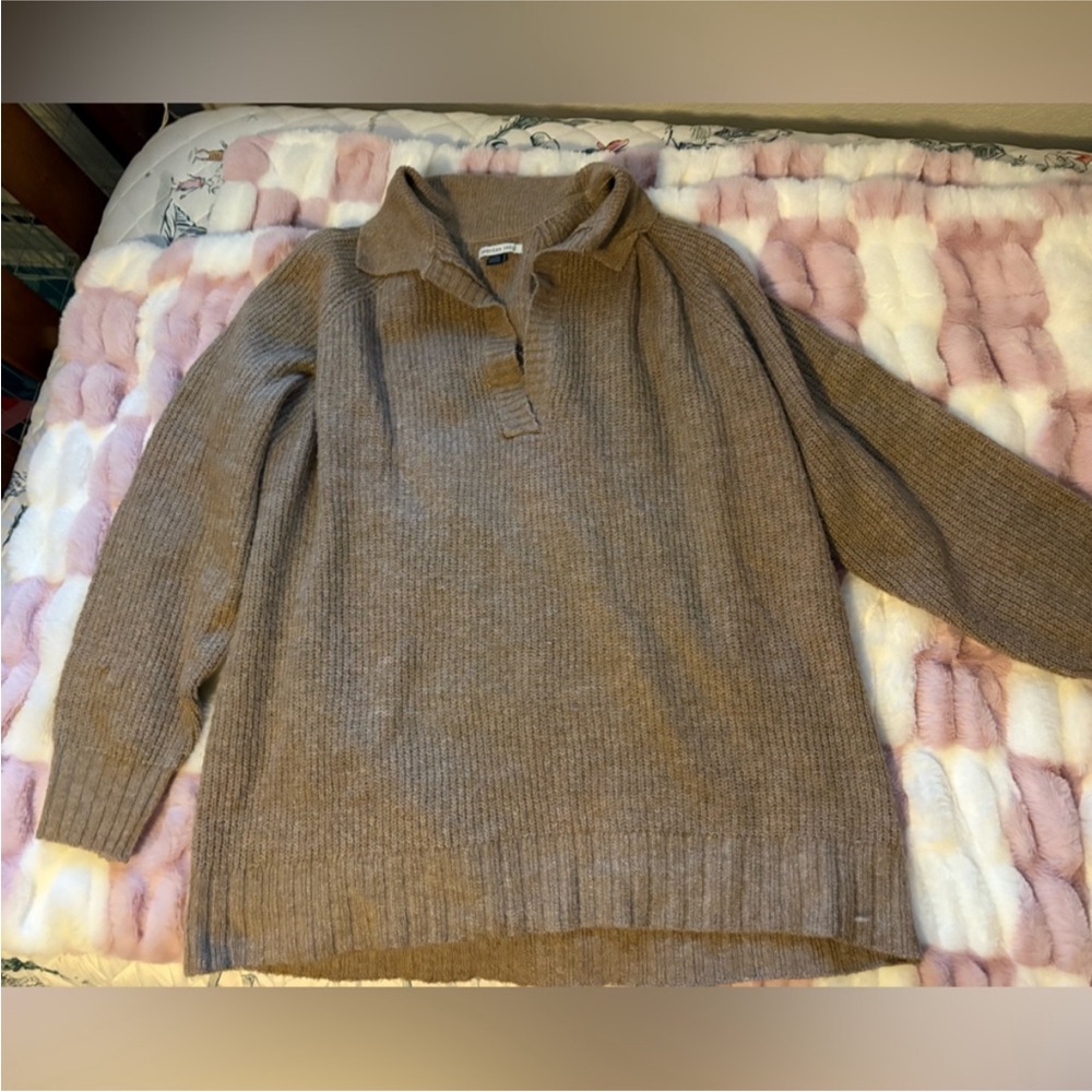 American Eagle Outfitters Tan Knit Sweater